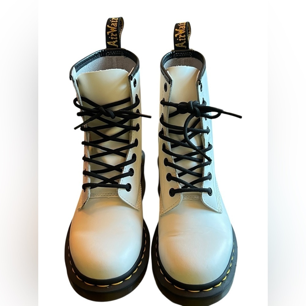 Dr. Martens Gold Air Cushion Sole Size 7